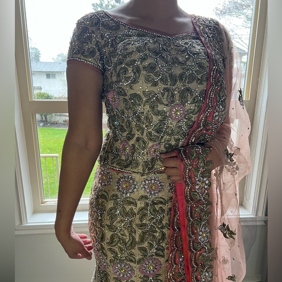 LEHENGA - Picture 6 of 6